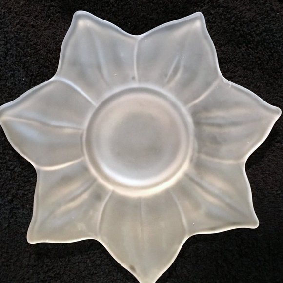 Westmoreland Vintage Lotus Flower Themed Frosted Glass Bowls and Plates Like New - Picture 2 of 3